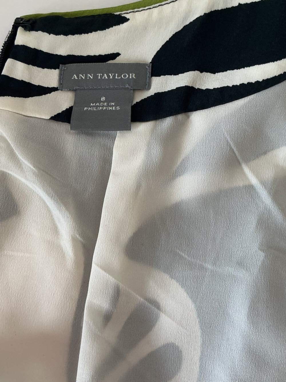 Ann Taylor Black & White Floral Sleeveless Shift Dress elegant lightweight 8 - Picture 4 of 4